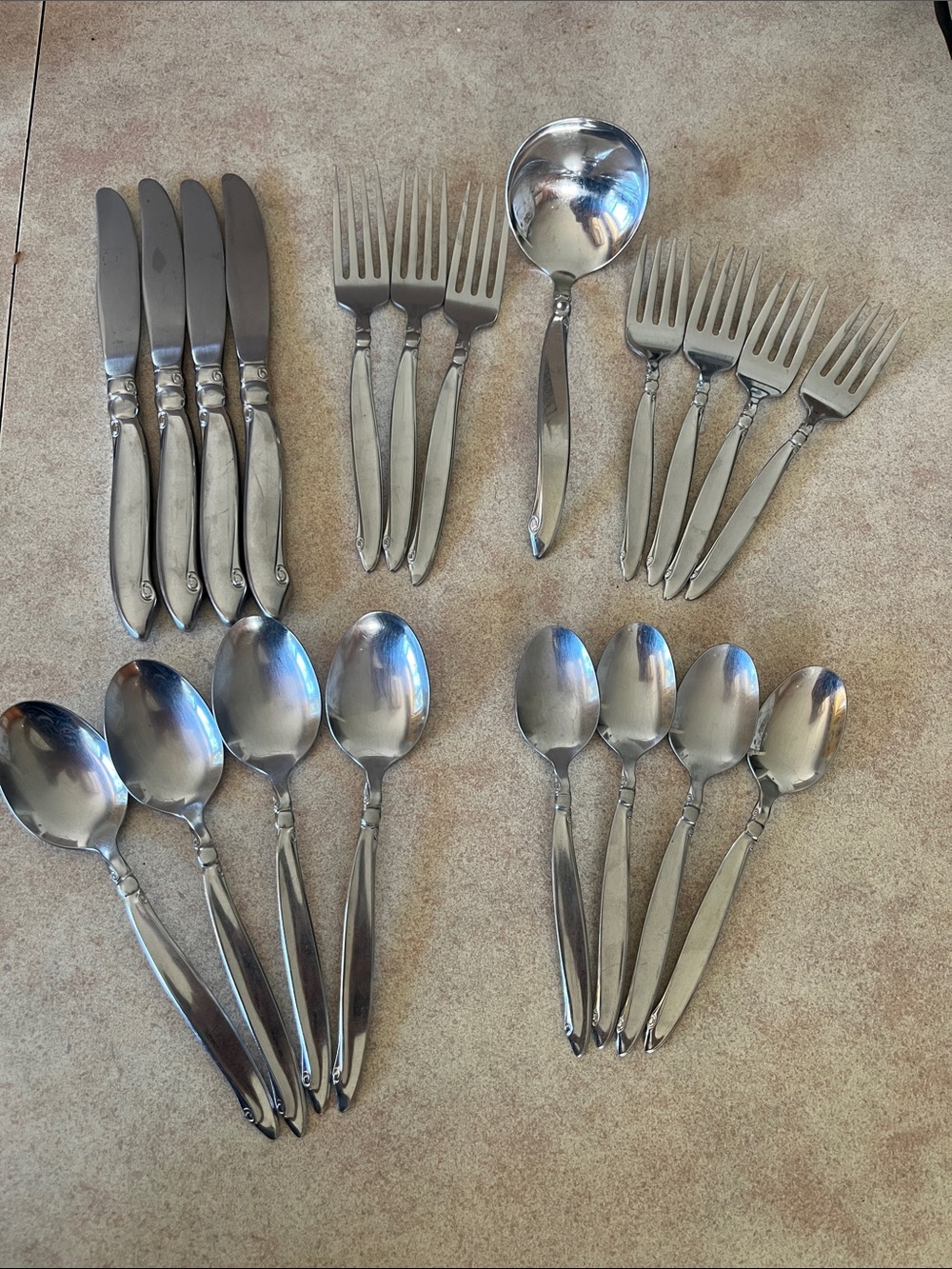 WM A. Rogers ONeida Premier Stainless Shoreline 20Pc Flatware